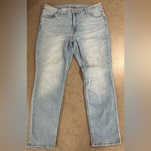 Old Navy High-Rise Wow Straight Jean